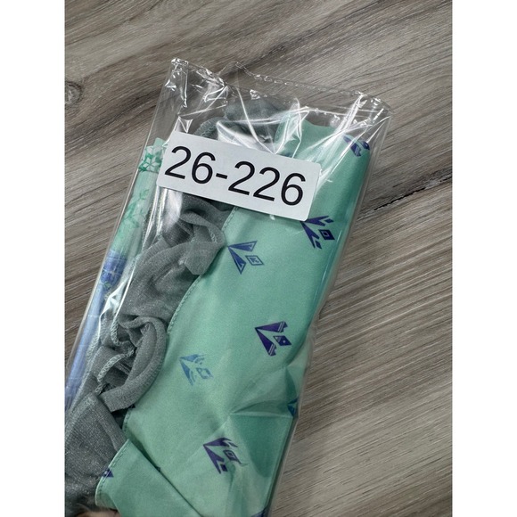 Disney Frozen 2 Elsa Anna All Is Found Girls Nightgown Size XS Mint Green - Picture 10 of 10